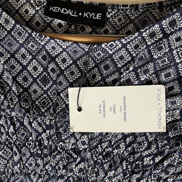 Kendall + Kylie Long Sleeve Smocked Peplum Blouse S - Picture 4 of 13